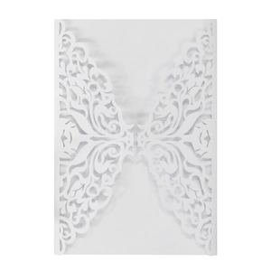 Λευκή θήκη πρόσκλησης laser cut με φτερά πεταλούδας για γάμους και εκδηλώσεις