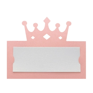 Détail du marque-place rose découpé au laser avec couronne scintillante pour mariages