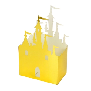 Détail de la boîte cadeau château dorée pliable avec fenêtres découpées avec précision