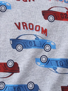 Jungen T-Shirt aus grauem Strick mit Vintage-Rennwagen-Drucken in Rot und Blau