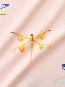 Completo relax bambina con stampa a libellula su tessuto rosa e motivi dettagliati