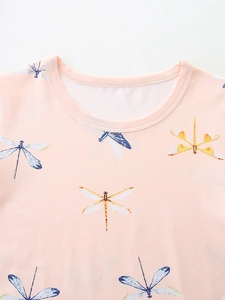 T-shirt rosa da bambina con stampa a libellula e girocollo a costine per abbigliamento casa