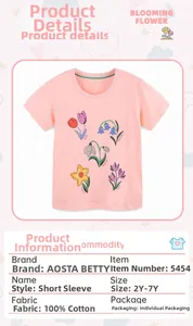 Vue détaillée du t-shirt en coton rose avec imprimé floral et tableau des tailles