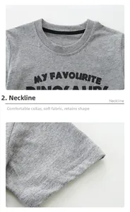 Détail du col d'un t-shirt gris en coton avec imprimé dinosaure et couture soignée