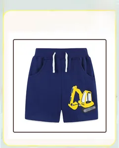 Detailansicht der dunkelblauen Kinder-Shorts mit Bagger-Druck und weißem Kordelzug