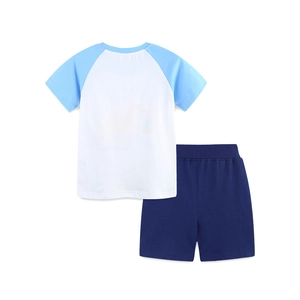 Zweiteiliges Kinder-Sommerset aus Baumwolle mit Auto-Print T-Shirt und blauer Shorts