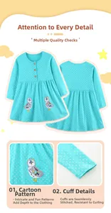 Détails de la robe en coton bleu sarcelle à pois avec hibou brodé et col boutonné