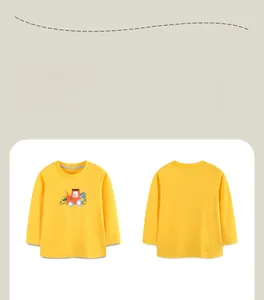 Vues avant et arrière d'un t-shirt jaune à manches longues pour garçon avec motif excavatrice