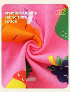 Vue macro du tissu 100% coton avec motifs de fruits et texture de tricot douce