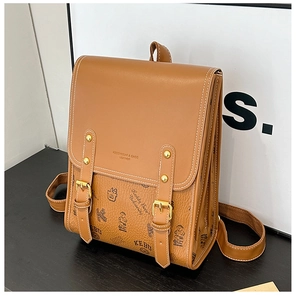 Détails du sac à dos en cuir marron rétro avec imprimés d'ours et sangles à boucles