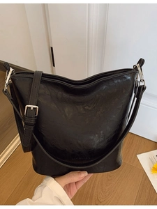Minimalistische PU Leder Eimertasche Für Damen Mode Falten Textur Umhängetasche Retro Einfarbig Crossbody Tasche Alltag
