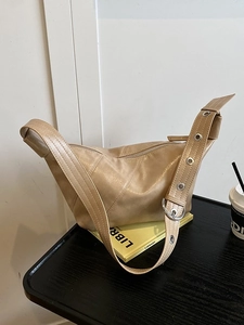 Sac Sous le Bras Hobo Vintage en Cuir PU pour Femmes Décontracté Grande Capacité Sac à Bandoulière Avec Œillets Métalliques