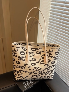 Large Capacity PU Leather Tote Bag Women Casual Animal Print Leopard Cow Pattern Shoulder Bag College Commuting Shopping Bag