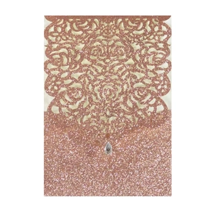 Housse d'invitation de mariage pailletée or rose avec motif floral et cristal en goutte