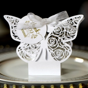 Butterfly Candy Boxes Laser Cut Artificial Pearl Paper Hollow Rose Pattern With Ribbon And Thank You Tag For Wedding Party Favor
