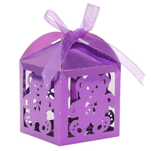 Scatola regalo viola con orsetto traforato e nastro per baby shower e compleanni