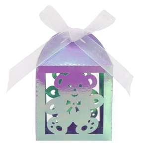 Scatola regalo iridescente tagliata al laser con orsetto traforato e fiocco bianco