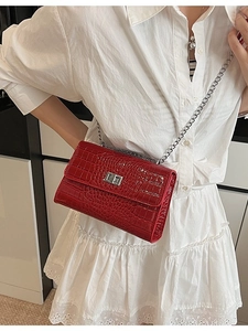 Red crocodile texture square shoulder bag with silver chain strap and metal clasp lock