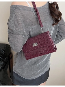Fashionable dark purple crocodile pattern square shoulder bag with silver chain strap and lock