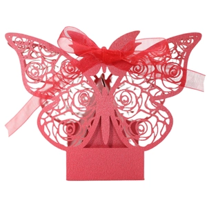 Rote Laserschnitt-Hochzeitsschachtel mit Schmetterlings-Rosen-Muster und Organza-Band