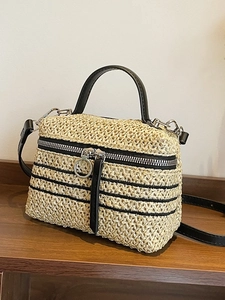 Sac boîte en paille tissée à rayures noires, poignées en cuir et bandoulière réglable