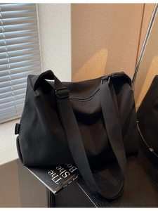 Large Capacity Canvas Crossbody Bag For Women Minimalist Solid Color Tote Bag Adjustable Wide Strap Casual Commuter Handbag