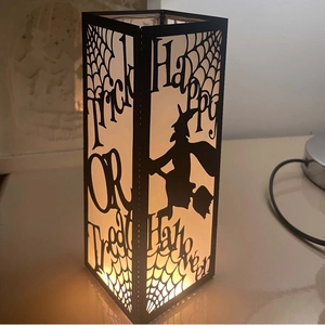 Lanterna di carta Halloween con ragnatela e strega con luce LED gialla calda