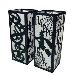 Set di due lanterne di carta Halloween in nero e bianco con streghe e fantasmi