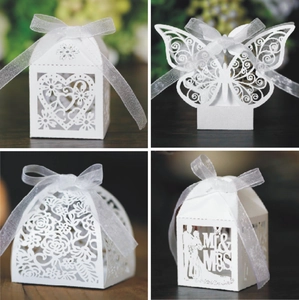 Elegant Laser Cut White Artificial Pearl Paper Candy Box Hollow Butterfly Floral Wedding Party Favor Gift Bag With Ribbon Decoration