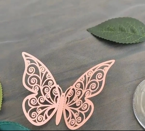 Décoration papillon en papier découpé au laser pour mariages et fêtes festives