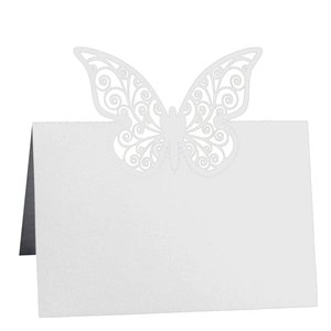 Marque-places papillon blancs découpés au laser pour décoration de table de mariage