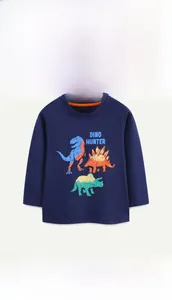 Détails des imprimés dinosaures et texte Dino Hunter sur le t-shirt manches longues en coton bleu
