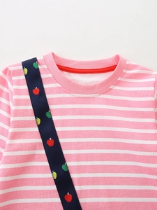 Robe à manches longues rayée rose et blanc avec broderie pomme et col rond soigné