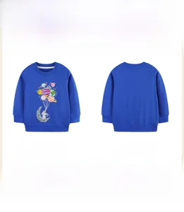 Détails avant et arrière d'un sweat bleu pour enfant avec broderie de lapin de dessin animé