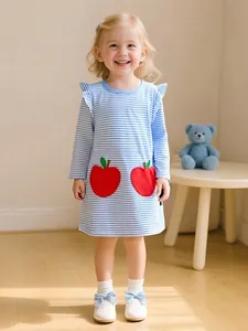 Robe à Manches Longues Rayée pour Filles en Coton Tricoté Robe de Princesse Avec Appliqué Pomme et Volants pour Enfants Automne