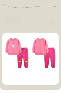 Vue avant et arrière du sweat-shirt licorne pour filles et du pantalon de jogging