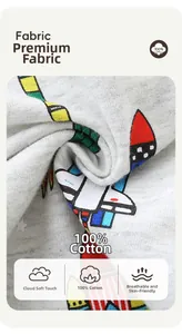 Détail du tissu en maille 100% coton avec imprimés fusées pour joggers d'enfants
