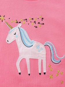 Sweat rose pour fille avec broderie licorne détaillée et décorations d'étoiles dorées