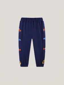 Dunkelblaue Jungen-Sporthose mit Cartoon-Stickereien und elastischen Bündchen