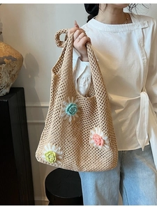 Sac cabas beige crocheté à la main avec fleurs 3D colorées pour femmes
