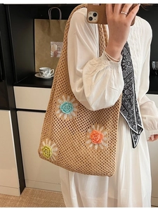 Sac fourre-tout en maille ajourée avec fleurs 3D kaki pour un style de plage décontracté