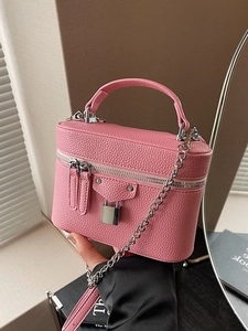 Niche Design Pebble Grain Vanity Box Bag For Women Stylish Crossbody Bucket Bag With Silver Chain Strap And Top Handle