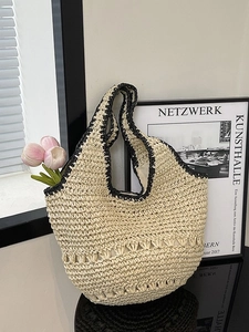 Sac fourre-tout en paille fait main avec bordure noire et tissage losange pour plage