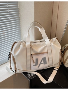 Große weiße Reisetasche für Fitness mit khakifarbenem Besatz und Netztaschen-Details