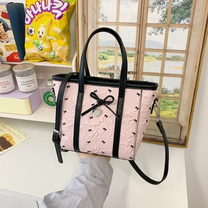 Sac Fourre-Tout Matelassé avec Nœud Papillon Femme Nylon Grande Capacité Pendentif Cœur Sac pour École Douce Bandoulière