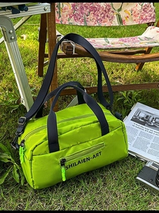 Nylon Sporty Crossbody Bag Large Capacity Outdoor Fitness Shoulder Bag For Women Men Casual Cylindrical Handbag With Letter Print