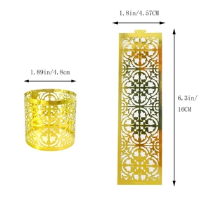 Goldene hohl geschnittene Serviettenringe aus Papier mit geometrischem Vintage-Muster