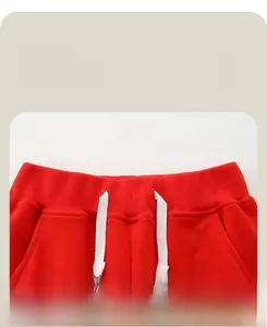 Détails du jogging rouge pour fille avec taille élastique côtelée et cordons blancs plats