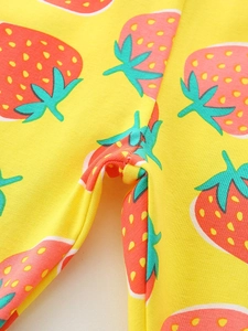 Leggings jaunes pour filles avec imprimé fraises et détails de couture soignés