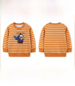 Detailansicht der Vorder- und Rückseite des orange gestreiften Kinder-Sweatshirts mit Stickerei